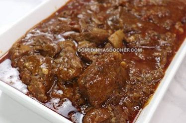 Acém na Panela de Pressão com Cebola