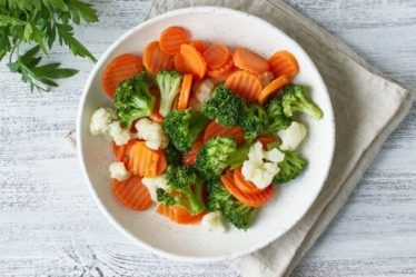 Aprenda como cozinhar legumes no vapor