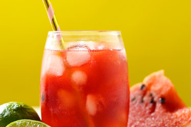 Chá Gelado de Frutas Vermelhas