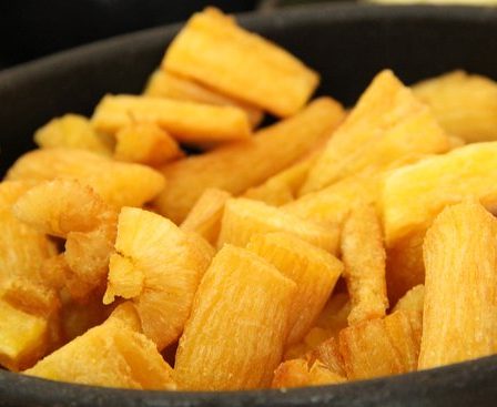 Como fazer macaxeira (mandioca, aipim) frita