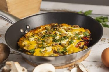 Frittata de cogumelos e queijo feta