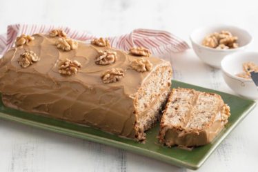 Bolo de Nozes com Creme de Café e Canela
