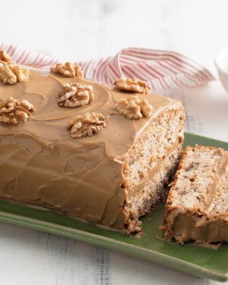 Bolo de Nozes com Creme de Café e Canela