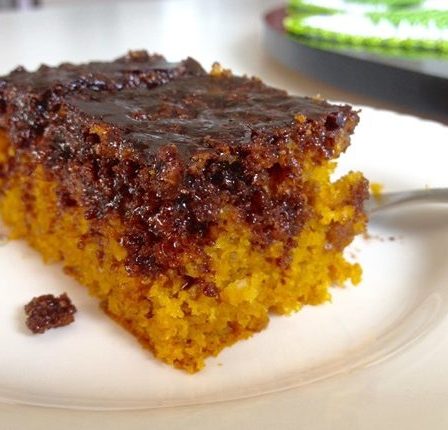 Bolo Integral de Cenoura com Aveia e Mel