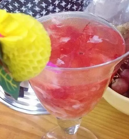 Gin tônica de lichia