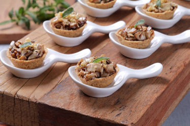 Mini tortinha integral com recheio de Shitake