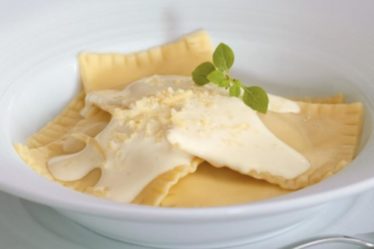 Ravioli de abóbora com gorgonzola