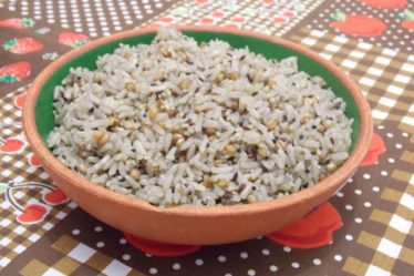 Receita de Arroz integral com grãos