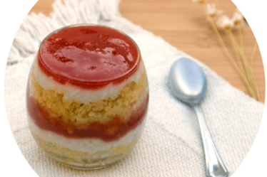Receita de Bolo Vegano de Fubá no Pote com Goiabada e Creme de Coco