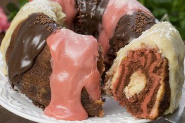 Receita de Bolo mesclado napolitano