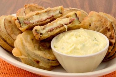 Receita de Berinjela recheada e empanada