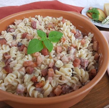 Receita de Macarrão ao molho 4 queijos com bacon