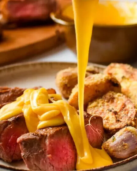 receita-de-Chorizo-com-fondue-de-queijos-e-batatas