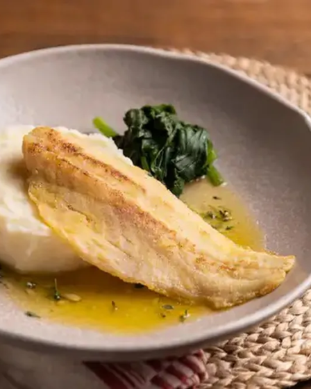 peixe-grelhado-com-molho-de-manteiga-e-limao