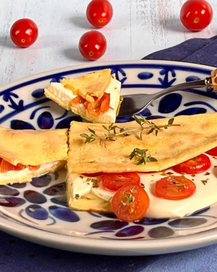 crepioca-de-queijo-com-tomate-e-oregano-capa