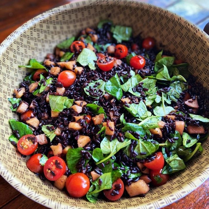 salada-de-arroz-negro