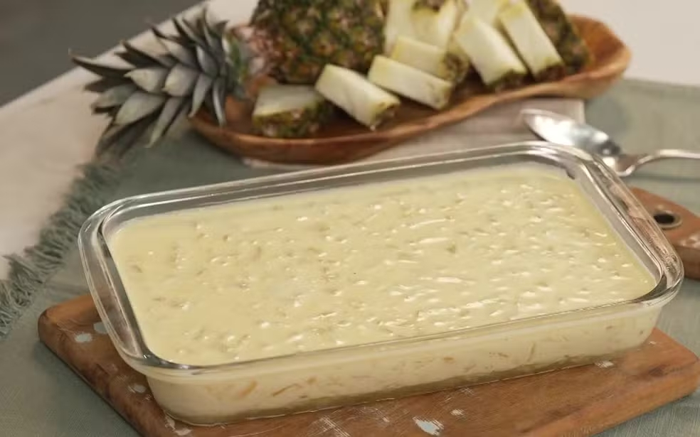 gelado-de-abacaxi-facil